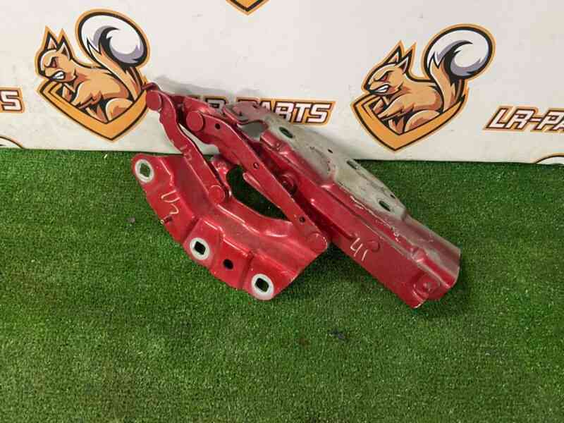 T4K14049 Bonnet hinge right Jaguar I-Pace X590 (2018-) Used cost 90 € in stock 4 pcs.