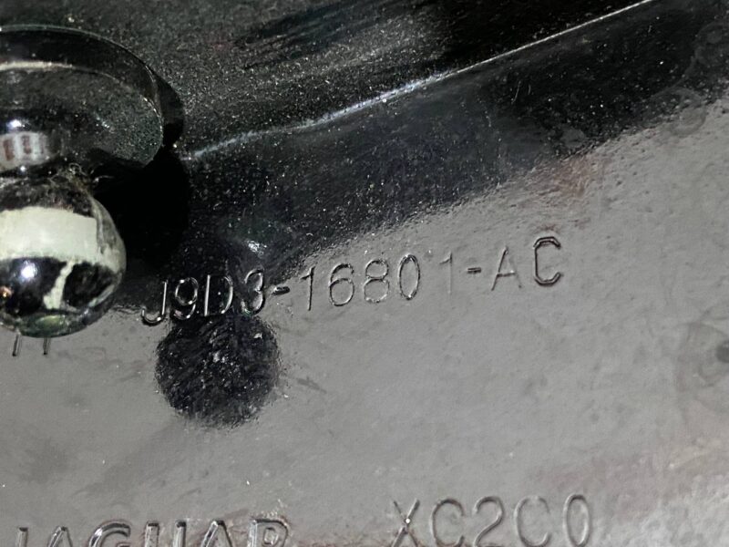 T4K14050 Left hood hinge Jaguar I-Pace X590 (2018-) Used cost 90 € in stock 4 pcs.