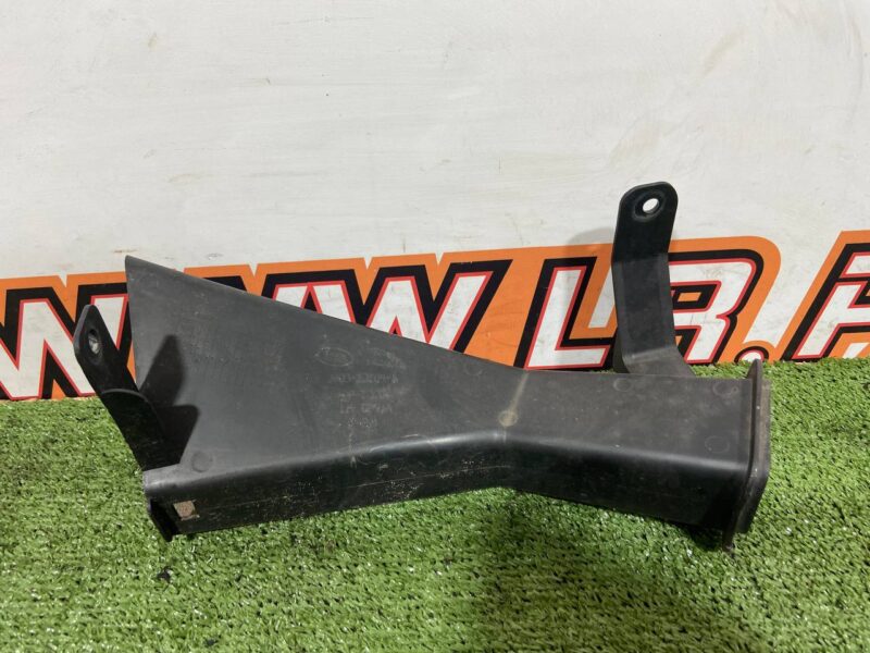T4K1623 Brake cooling duct left Jaguar I-Pace (2018-) used cost 65 € in stock 3 pcs.