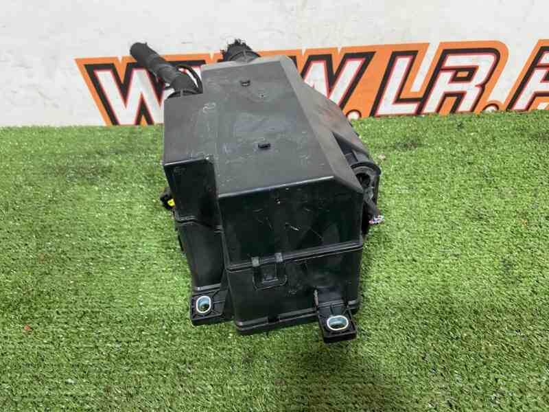 T4K16304 Engine Compartment Fuse Box Jaguar I-Pace X590 (2018-) Used cost 160 € in stock 1 pcs.