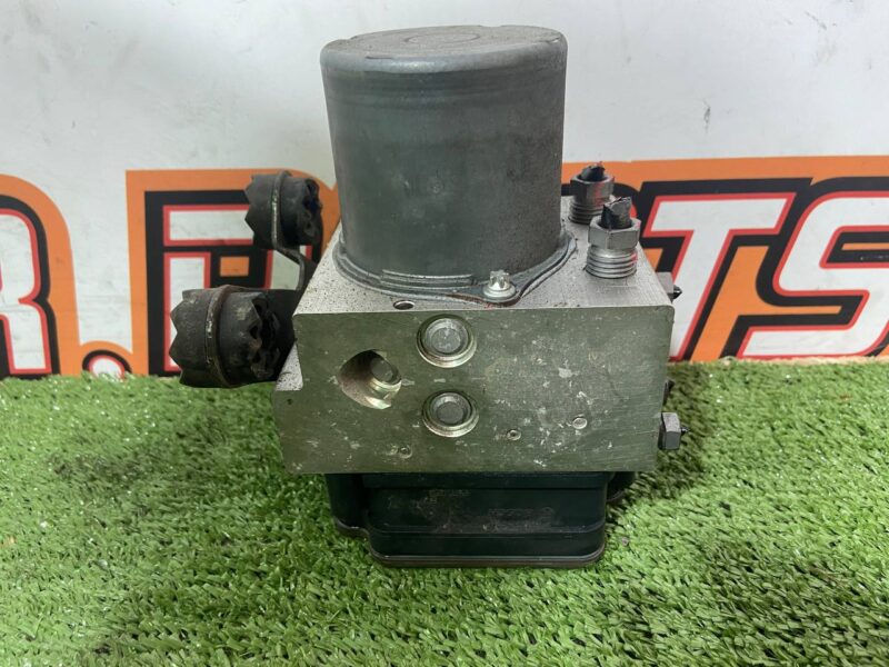 T4K16575 ABS unit Jaguar I-Pace X590 (2018-) USED cost 500 € in stock 6 pcs.