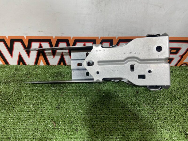 T4K2025 Bracket front left panel Jaguar I-Pace X590 (2018-) Used cost 65 € in stock 1 pcs.