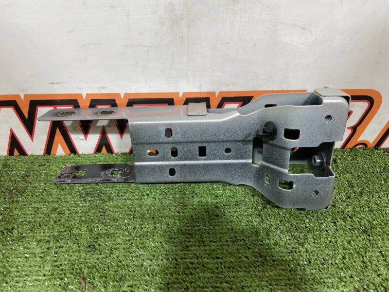 T4K2025 Bracket front left panel Jaguar I-Pace X590 (2018-) Used - Image 12