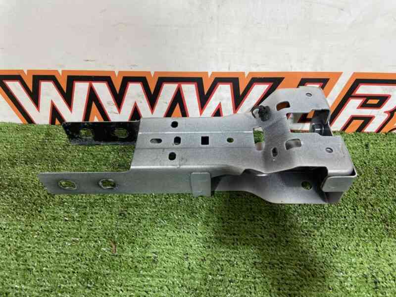 T4K2025 Bracket front left panel Jaguar I-Pace X590 (2018-) Used - Image 13