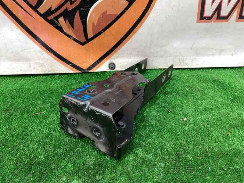 T4K2025 Bracket front left panel Jaguar I-Pace X590 (2018-) Used cost 65 € in stock 1 pcs.