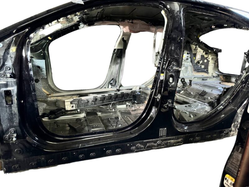 T4K2850 Left body threshold Jaguar I-Pace X590 (2018-) Used cost  € in stock 1 pcs.