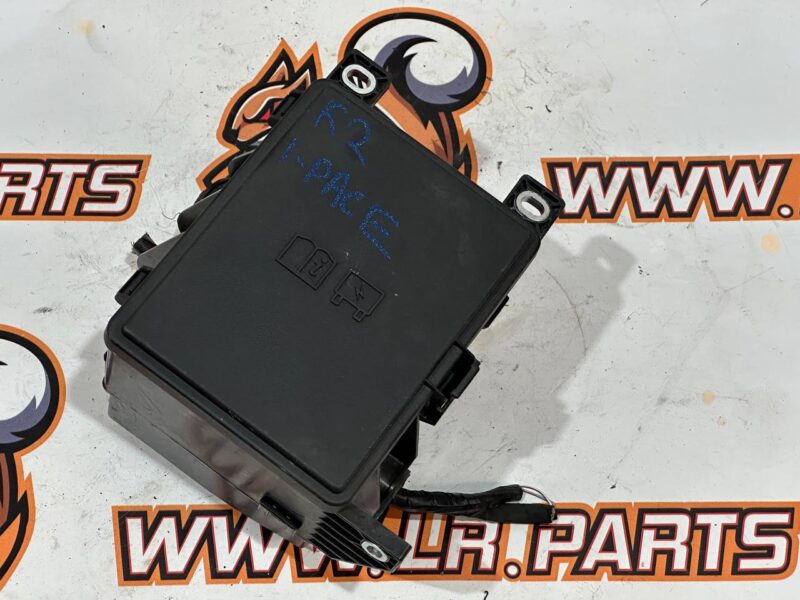 T4K4157 Jaguar I-Pace X590 Fuse Box (2018-) used cost 10 € in stock 1 pcs.