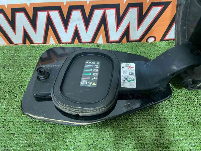 T4K4511 Charging port cover Jaguar I-Pace (2018-) used - Image 12