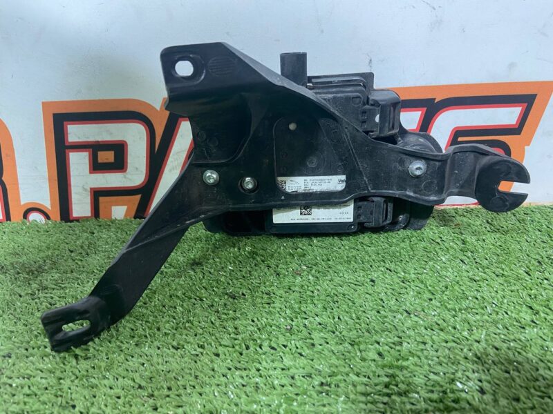 T4K5724 Dead (blind) spot sensor right Jaguar I-Pace X590 (2018-) Used cost 300 € in stock 4 pcs.