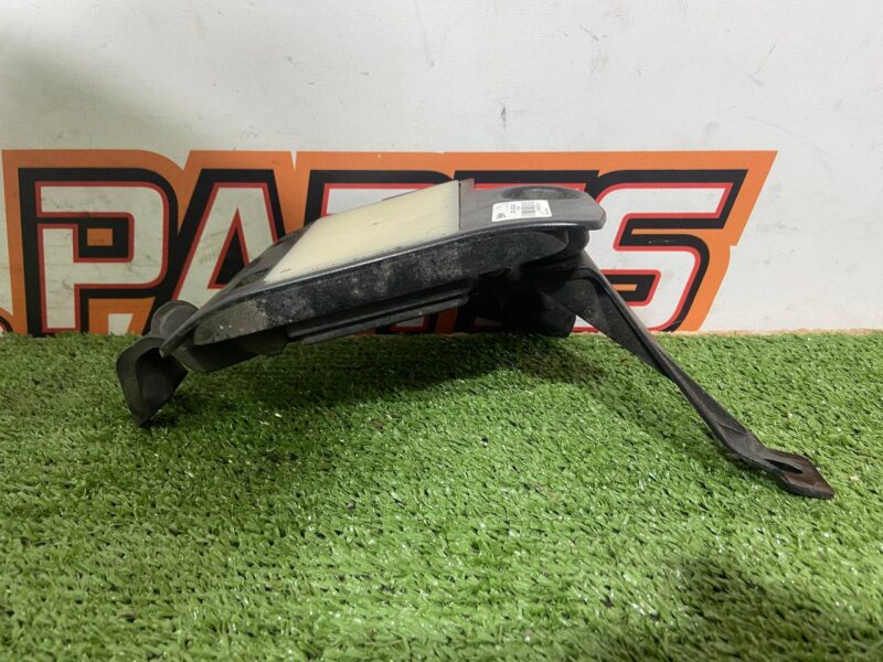T4K5724 Dead (blind) spot sensor right Jaguar I-Pace X590 (2018-) Used cost 300 € in stock 4 pcs.