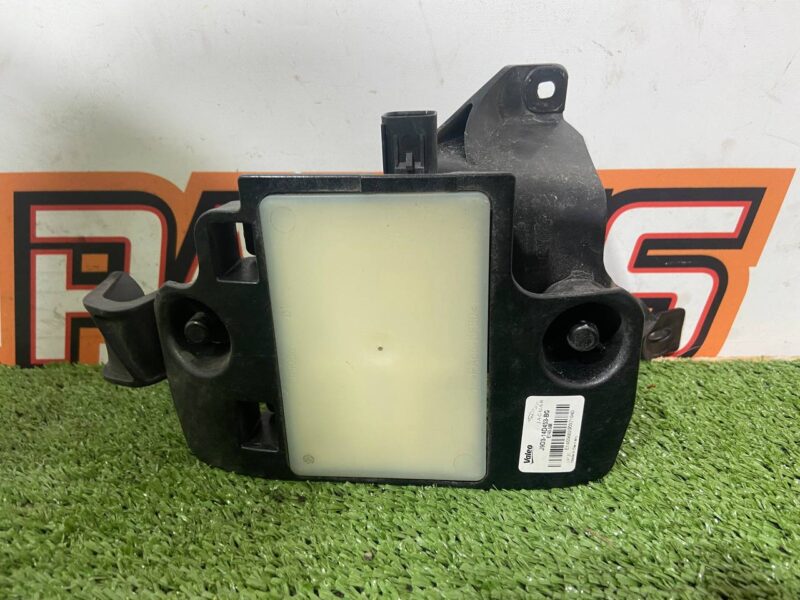 T4K5724 Dead (blind) spot sensor right Jaguar I-Pace X590 (2018-) Used cost 300 € in stock 4 pcs.