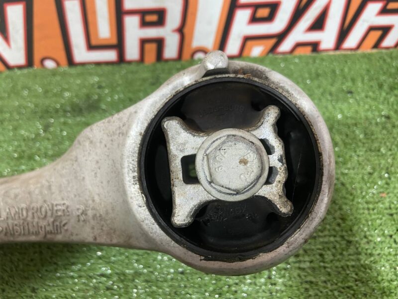 T4K5804 Front right lower control arm Jaguar I-Pace (2018-) Used cost 200 € in stock 9 pcs.