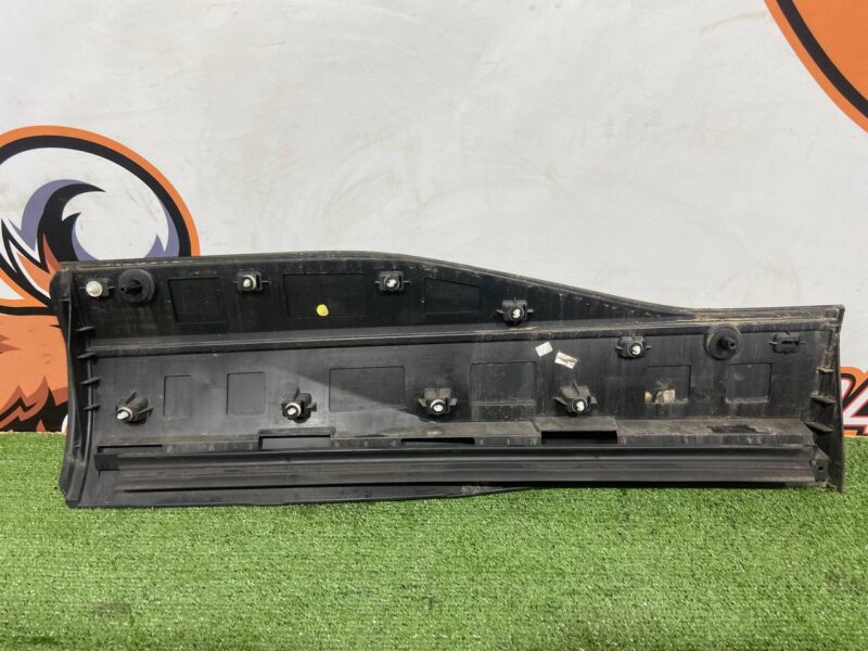 T4K9214LML Molding door rear right lower Jaguar I-Pace X590 (2018-) Used cost 150 € in stock 5 pcs.