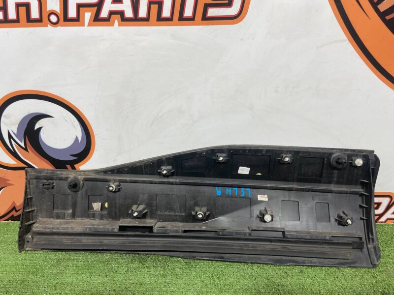T4K9215LML Rear left lower door molding Jaguar I-Pace (2018-) Used cost 150 € in stock 10 pcs.