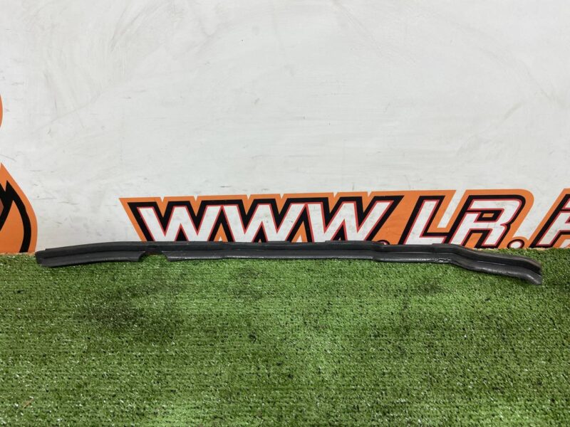 T4K9909LML Wing seal left Jaguar I-Pace (2018-) used cost 35 € in stock 1 pcs.