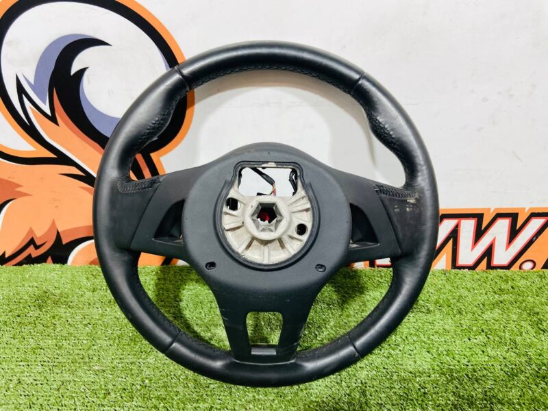J9D1103 Steering wheel under AIR BAG with switches Jaguar I-Pace X590 (2018-) Used cost 350 € in stock 1 pcs.