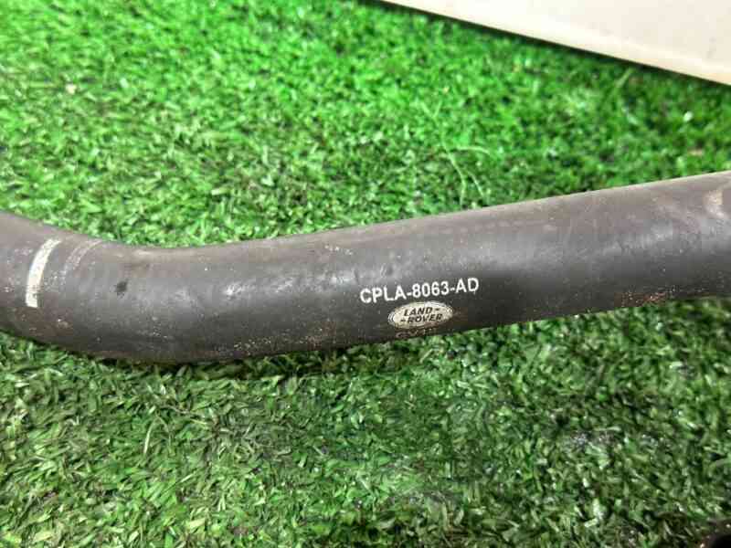 LR034628 Cooling system hose Range Rover L405 (2013-2021) used cost 10 € in stock 2 pcs.