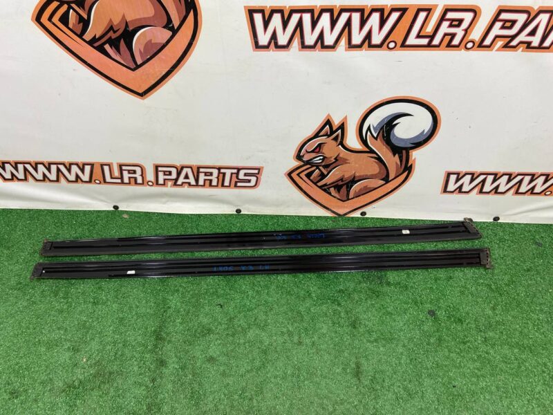 LR038349KIT Range Rover L405 (2013-2021) Short Roof Moldings Kit Used cost 140 € in stock 1 pcs.