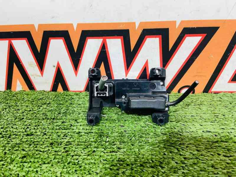LR038539 Module-control radio adapter AUX for rear passengers Range Rover L405 (2013-2021) Used cost 50 € in stock 1 pcs.