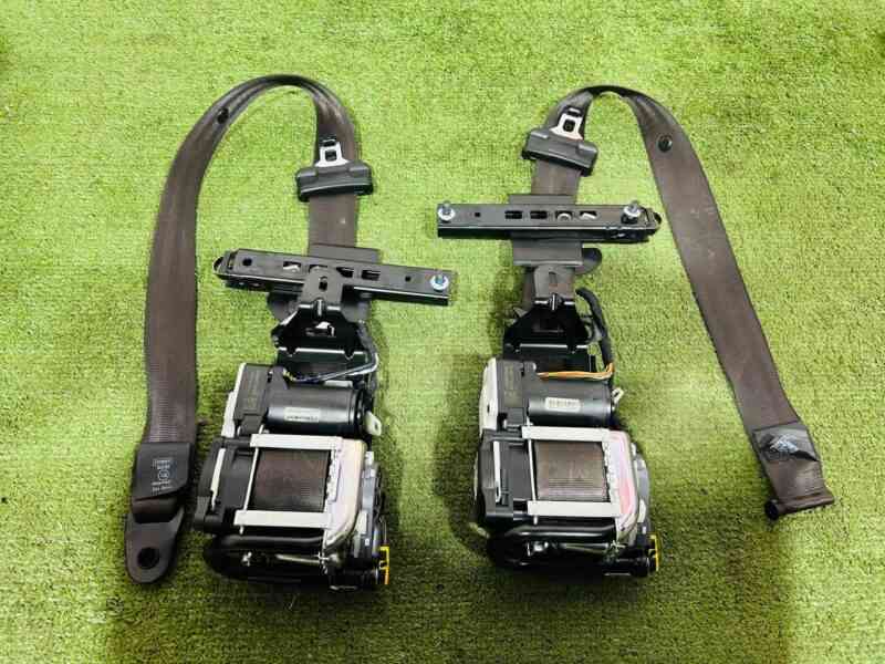 LR040470 Set of seat belts Range Rover L405 (2013-2021) Used cost 400 € in stock 1 pcs.