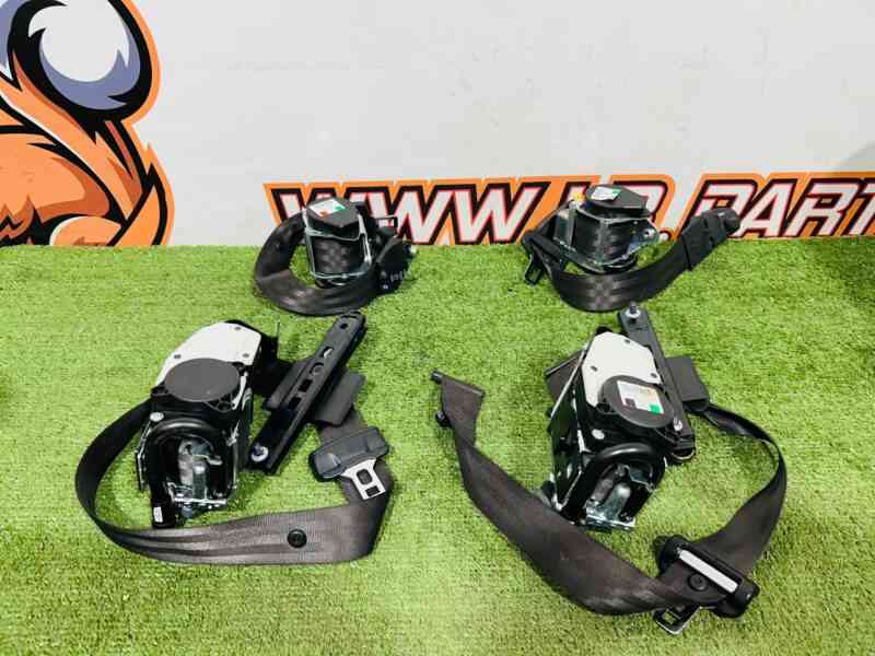 LR040470 Set of seat belts Range Rover L405 (2013-2021) Used cost 400 € in stock 1 pcs.