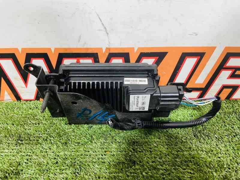 LR043725 Range Rover Sport L494 Active Cruise control radar (2014-2022) Used cost 750 € in stock 2 pcs.