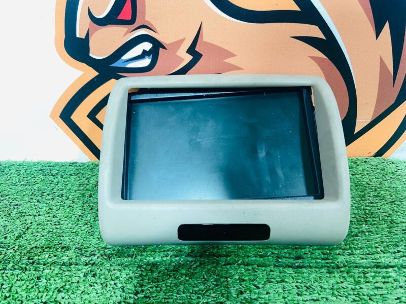 LR046029 Screen in the rear headrest Range Rover Sport L320 (2005-2013) Used cost 800 € in stock 1 pcs.