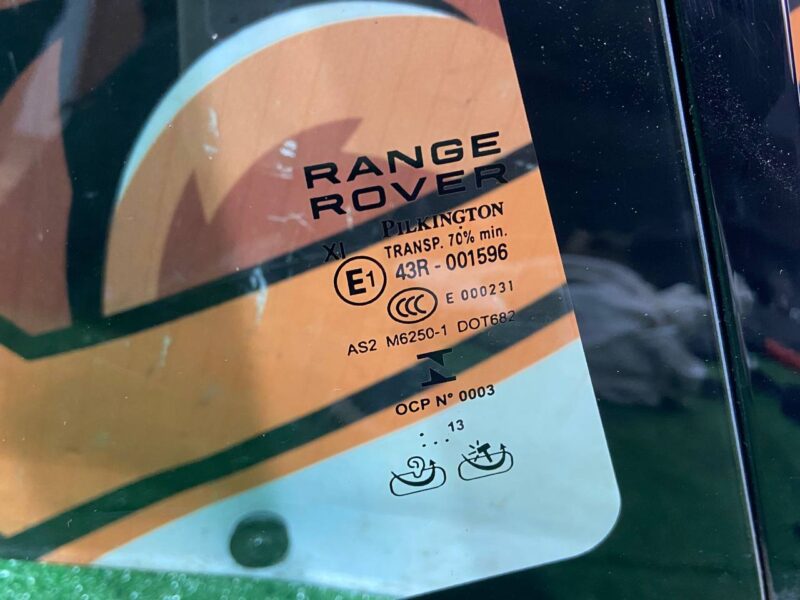 LR065500 Glass in the body side right rear Range Rover L405 (2013-2021) Used cost 150 € in stock 2 pcs.