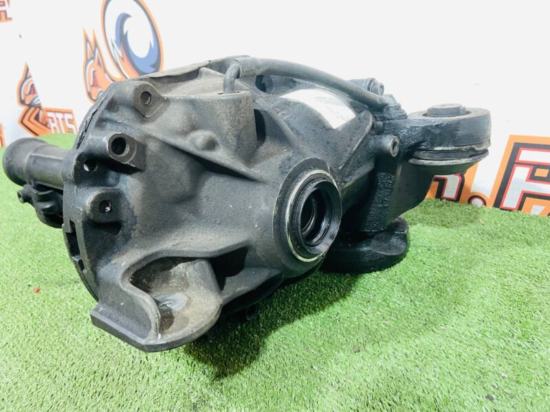 LR066513 Gearbox front 2.73 Range Rover L405 (2013-2021) Used cost 900 € in stock 2 pcs.