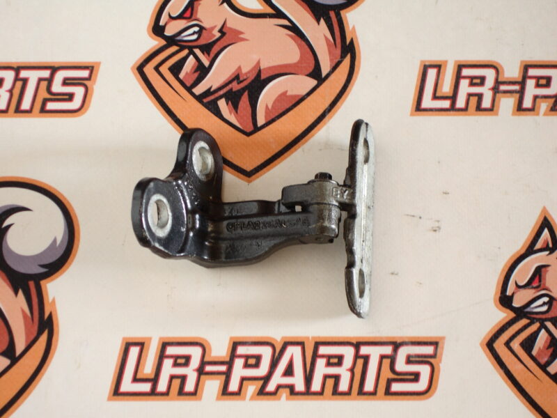 LR073596 Front rear left lower door hinge Land Rover Discovery 5 L462 (2017-) used cost 35 € in stock 1 pcs.