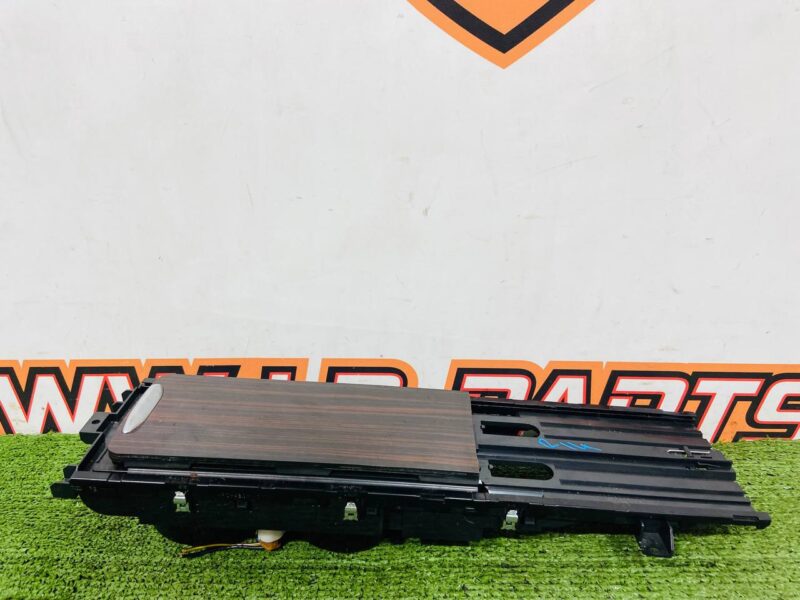 LR084039 Center console cup holder assembly Range Rover L405 (2013-2021) Used cost 100 € in stock 1 pcs.