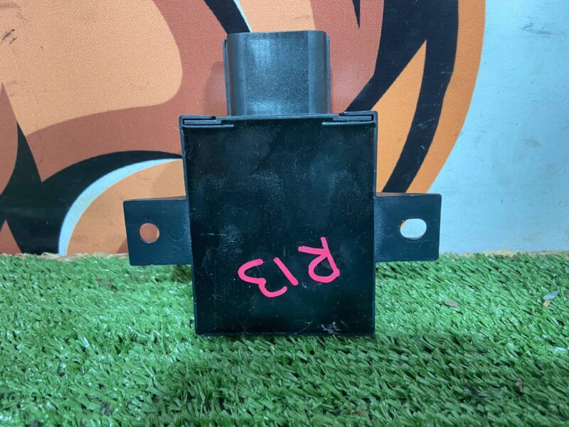 LR086374 Fuel pump control unit Range Rover Velar L560 (2018-) used - Image 15