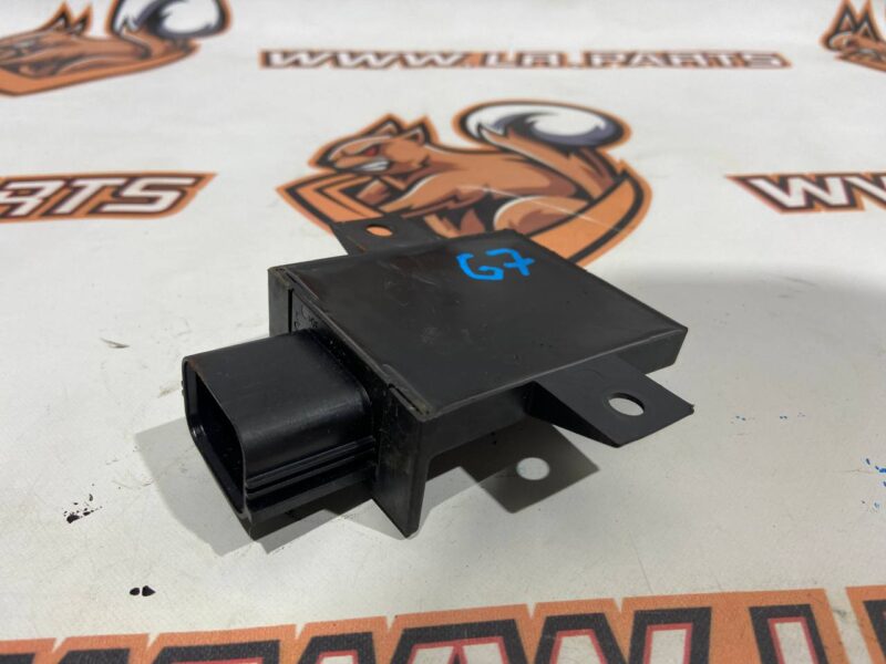 LR086374 Fuel pump control unit Range Rover Velar L560 (2018-) used cost 70 € in stock 2 pcs.