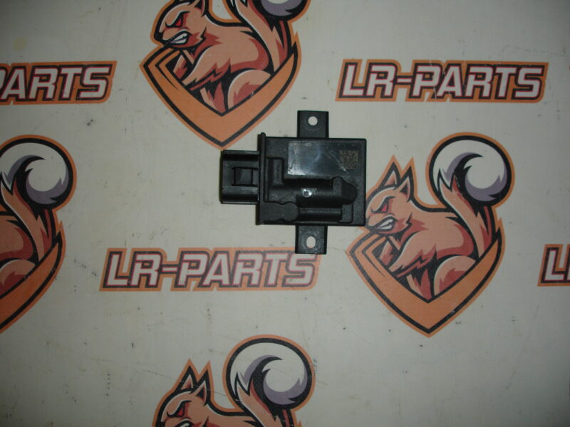 LR086374 Fuel pump control unit Range Rover Velar L560 (2018-) used cost 70 € in stock 2 pcs.