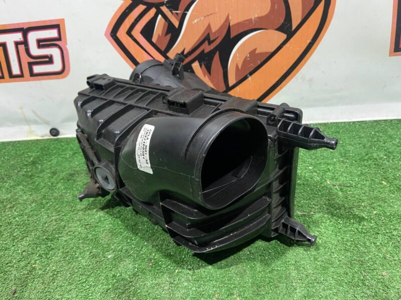 LR095547 Air filter housing left 5.0 SC Range Rover Sport L494 (2014-2022) Used cost 250 € in stock 2 pcs.
