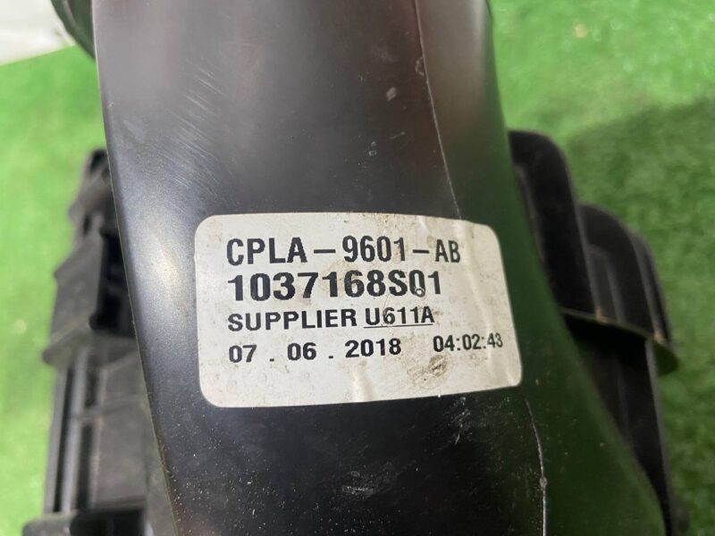 LR095547 Air filter housing left 5.0 SC Range Rover Sport L494 (2014-2022) Used cost 250 € in stock 2 pcs.