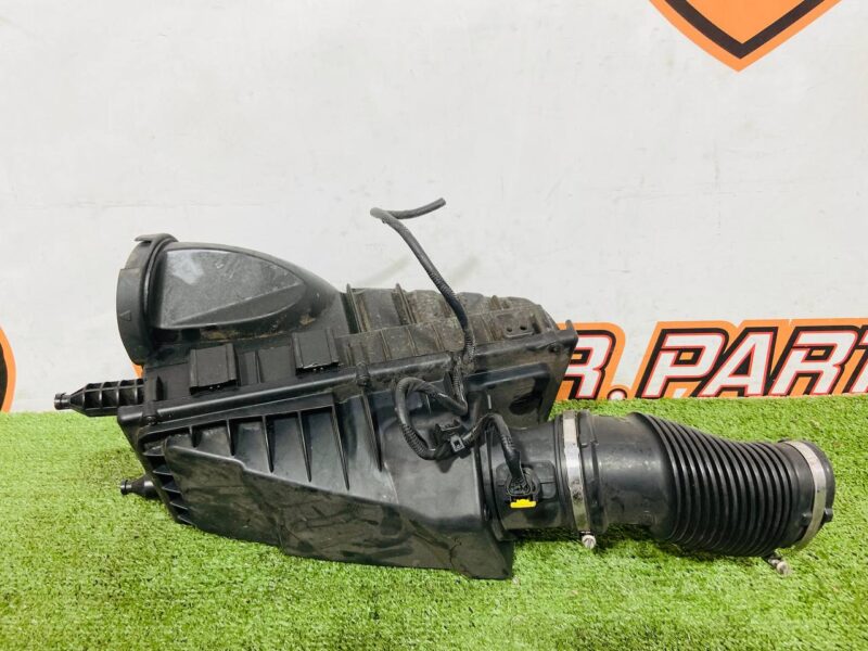 LR095547 Air filter housing left 5.0 SC Range Rover Sport L494 (2014-2022) Used cost 250 € in stock 2 pcs.