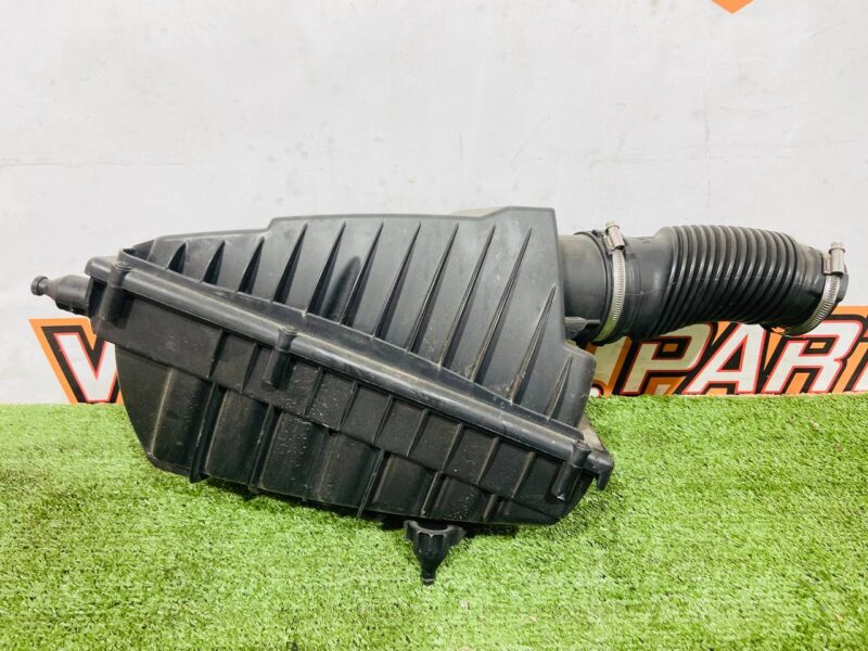 LR095547 Air filter housing left 5.0 SC Range Rover Sport L494 (2014-2022) Used cost 250 € in stock 2 pcs.