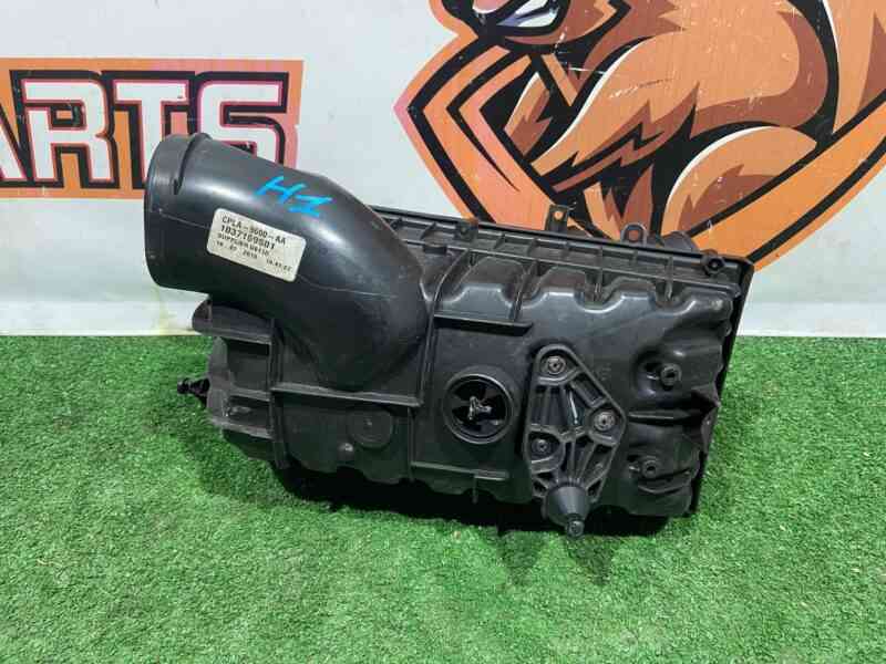 LR095831 Air filter housing right Range Rover Sport L494 (2014-2022) Used cost 250 € in stock 1 pcs.