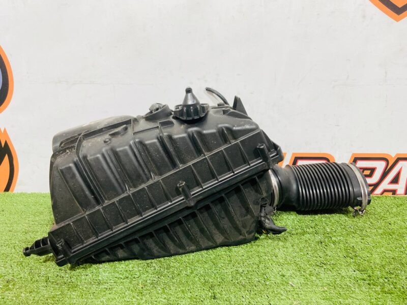 LR095831 Air filter housing right Range Rover Sport L494 (2014-2022) Used cost 250 € in stock 1 pcs.