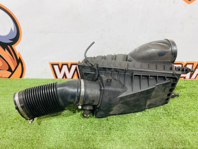 LR095831 Air filter housing right Range Rover Sport L494 (2014-2022) Used cost 250 € in stock 1 pcs.