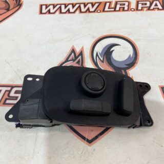 LR110727 Seat adjustment switch left Land Rover Discovery Sport L550 (2015-) Used cost 50 € in stock 1 pcs.