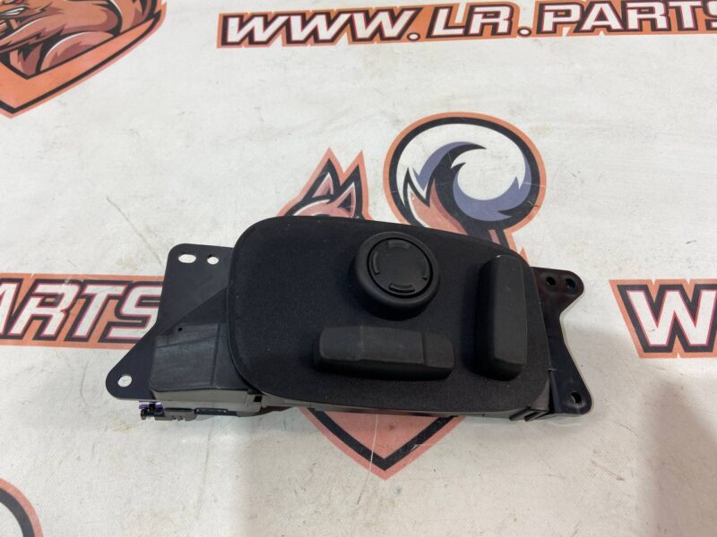 LR110727 Seat adjustment switch left Land Rover Discovery Sport L550 (2015-) Used cost 50 € in stock 1 pcs.