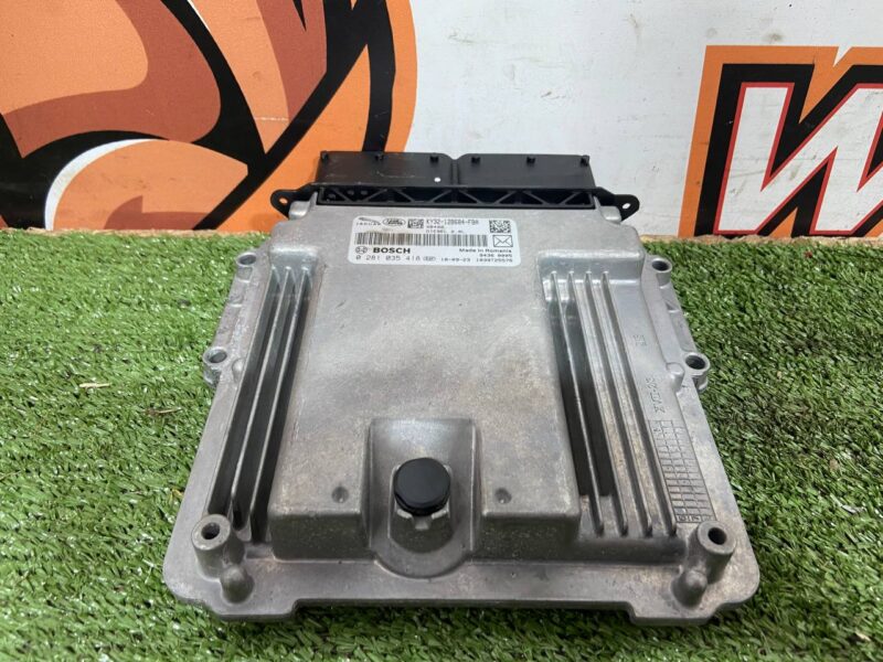 LR122382 Engine Control Unit Range Rover Velar L560 (2018-) Used cost 320 € in stock 3 pcs.