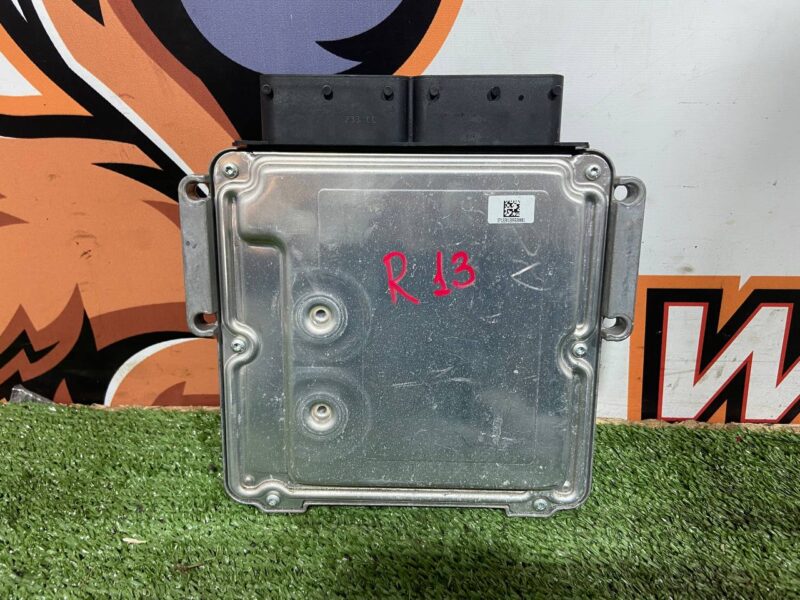 LR122382 Engine Control Unit Range Rover Velar L560 (2018-) Used cost 320 € in stock 3 pcs.
