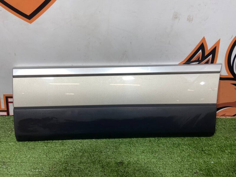 LR125983 Rear left door molding Range Rover L405 (2013-2021) Used - Image 19