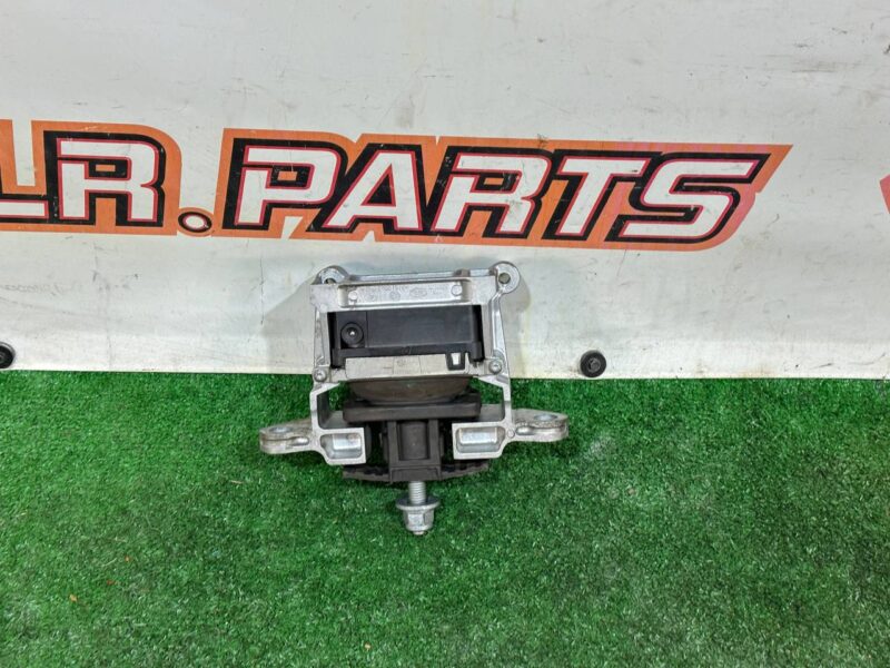 LR128245 Used Land Rover Discovery Sport L550 Motor Cushion (2015-) cost 60 € in stock 4 pcs.
