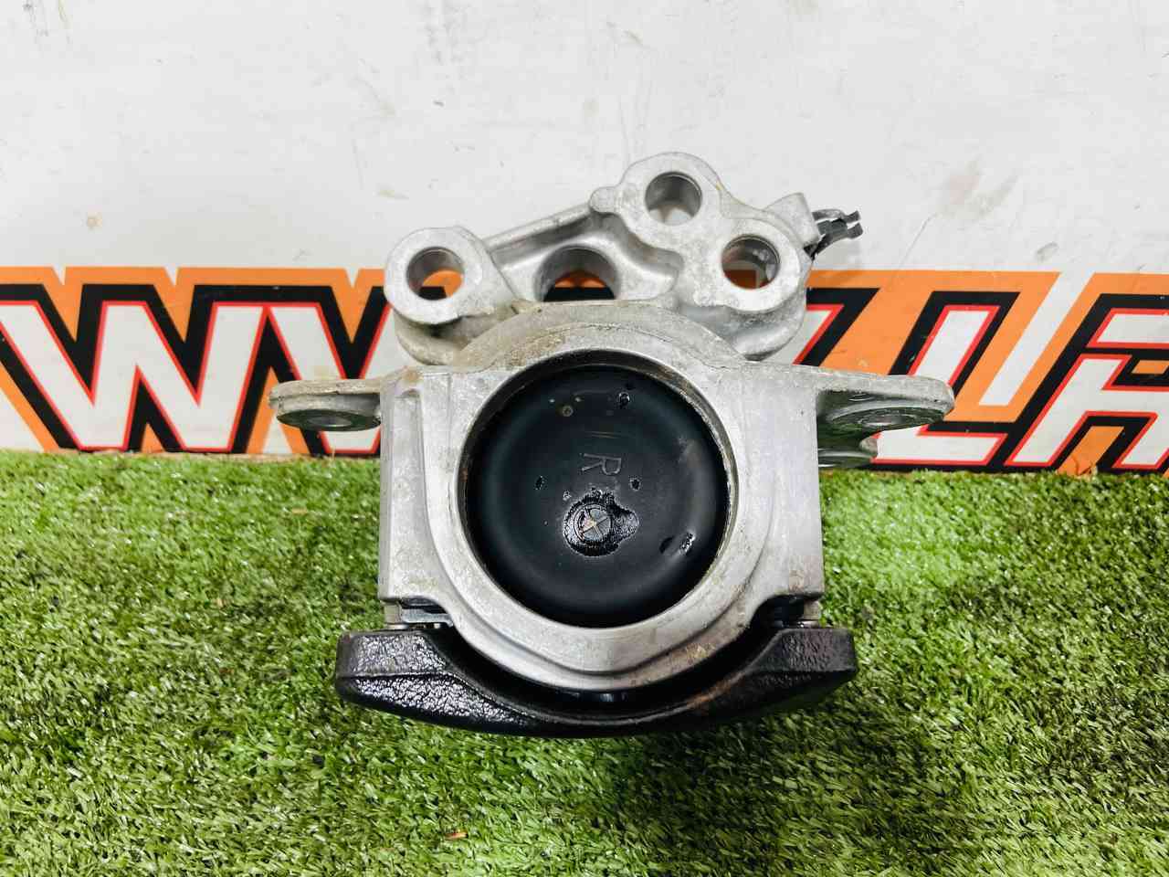 LR133341 Gearbox support Range Rover Evoque New L551 (2019-) Used cost 85 € in stock 2 pcs.