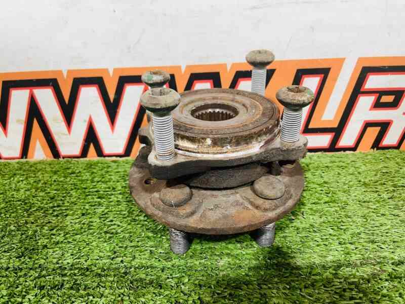 LR137488 Front Hub Range Rover Velar L560 (2018-) Used - Image 34