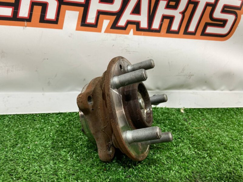 LR137488 Front Hub Range Rover Velar L560 (2018-) Used cost 130 € in stock 12 pcs.